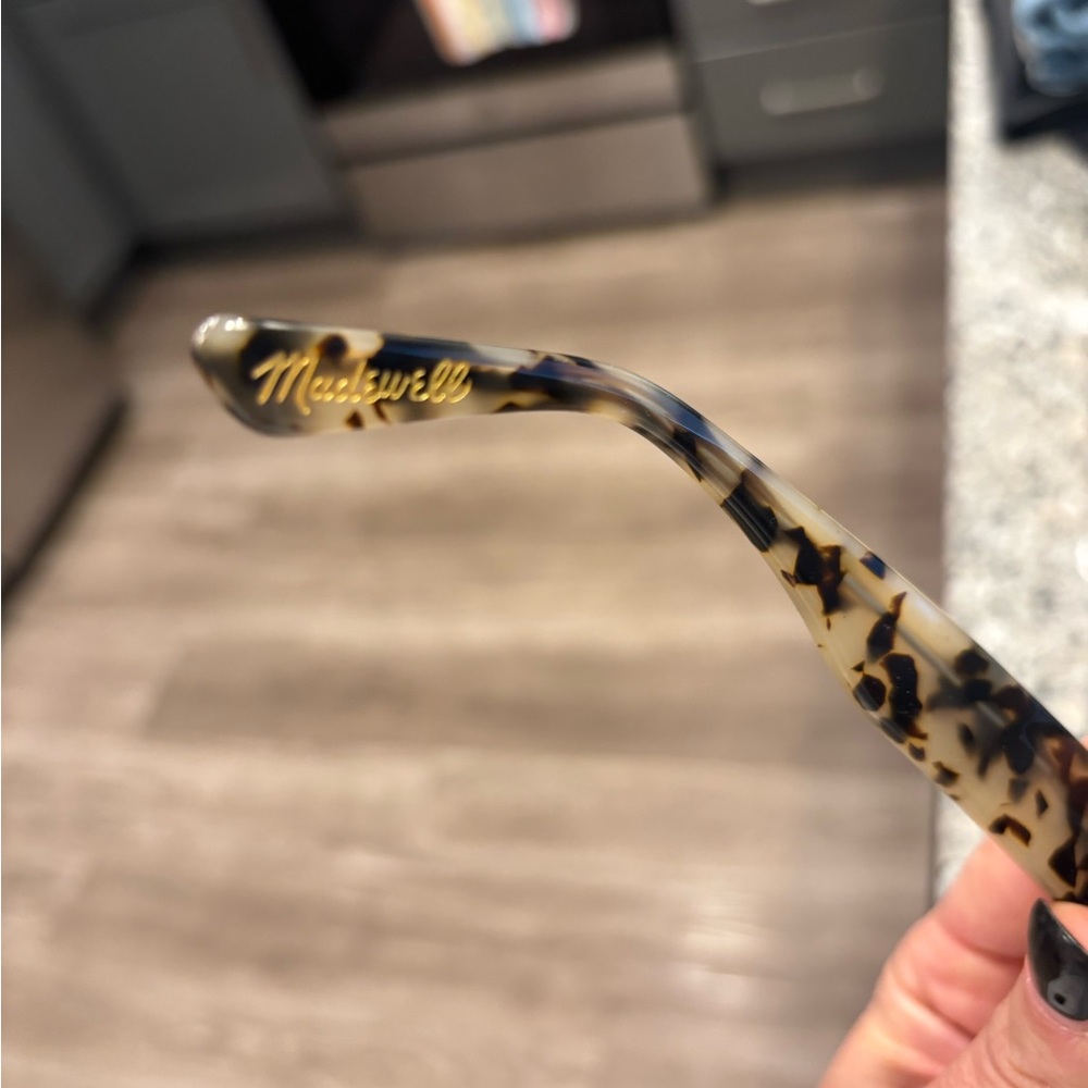 Madewell Tortoiseshell Rectangular Sunglasses W/ … - image 4